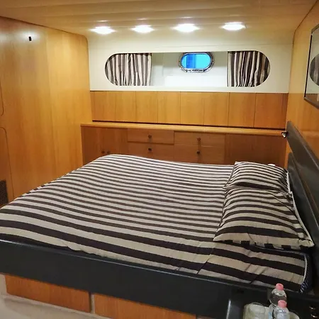 Yacht Ipsum